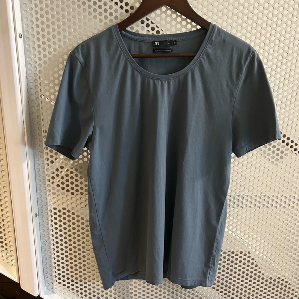 Men’s Par Simons Le 31 Tee-shirt Size Medium in. Blue Grey Free with Purchase